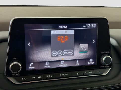Used 2023 Nissan Rogue SV FWD image 21