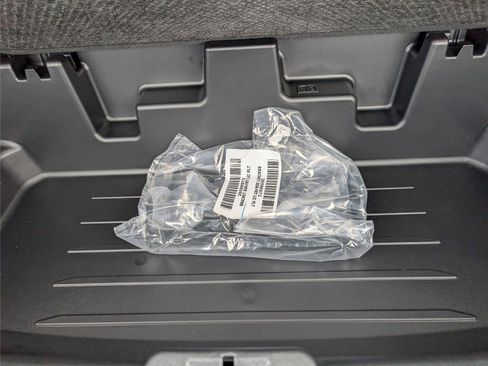 New 2026 Chevrolet Traverse LT w/ Driver Confidence Package FWD image 11