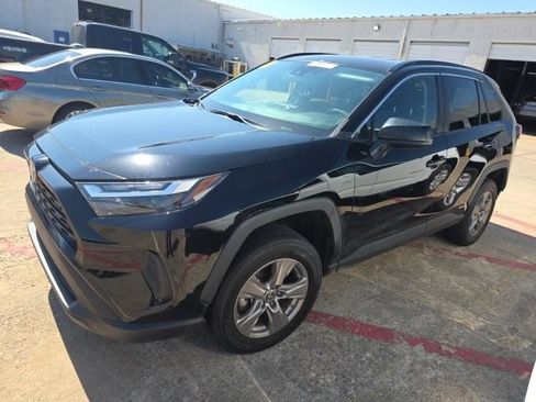 Used 2024 Toyota RAV4 LE AWD/4WD image 2