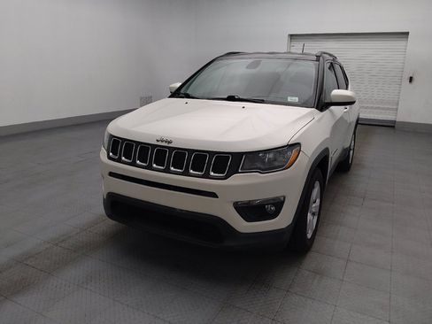 Used 2019 Jeep Compass Latitude FWD image 15