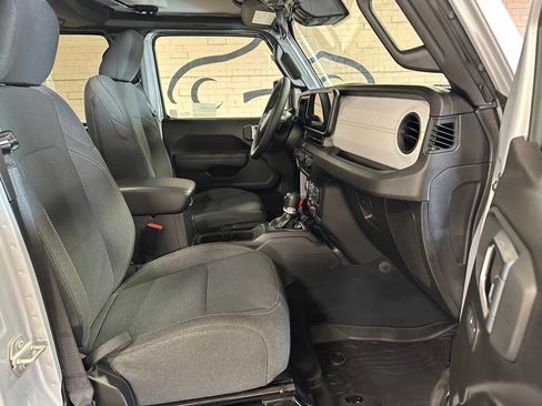 Used 2024 Jeep Wrangler Unlimited AWD/4WD image 22