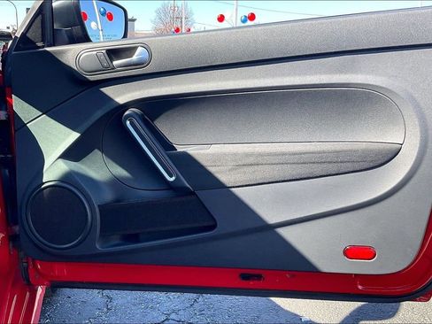 Used 2012 Volkswagen Beetle 2.5 image 20