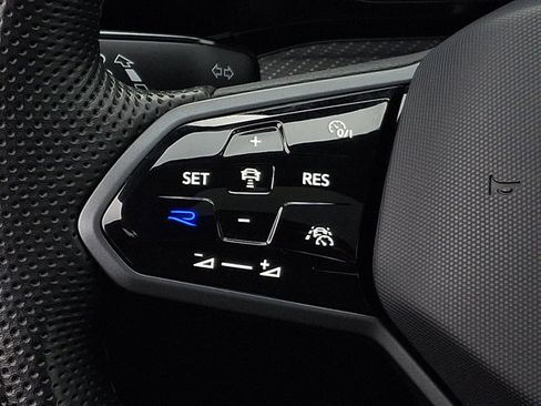 Used 2024 Volkswagen Golf R image 22