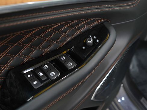 Used 2024 Jeep Grand Cherokee L Summit image 25