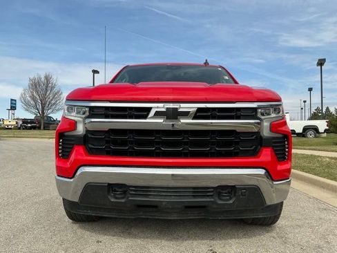 Used 2023 Chevrolet Silverado 1500 LT w/ Convenience Package II AWD/4WD image 8