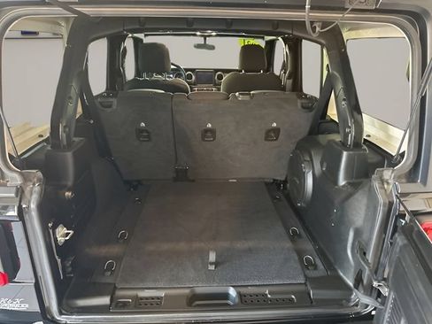 Used 2021 Jeep Wrangler Unlimited Sahara w/ Uconnect 4C Nav & Sound Group AWD/4WD image 19