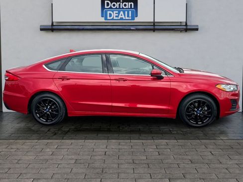 Used 2020 Ford Fusion SE FWD image 2