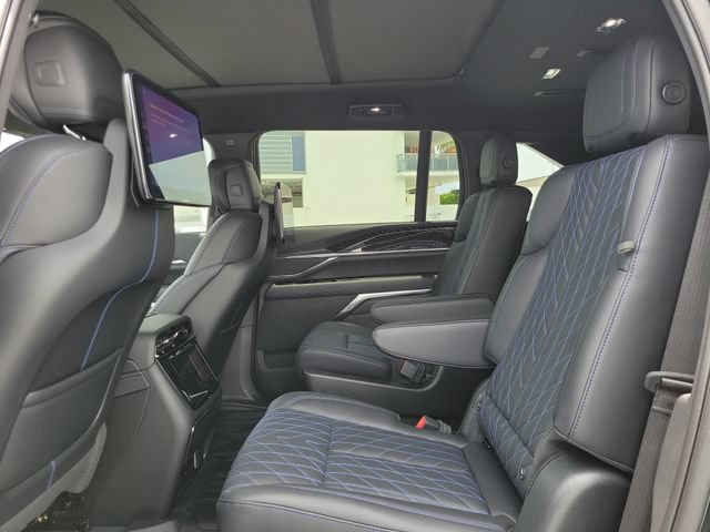 New 2026 Cadillac Escalade IQ Sport 1 w/ LPO, Floor Liner Package AWD/4WD image 15