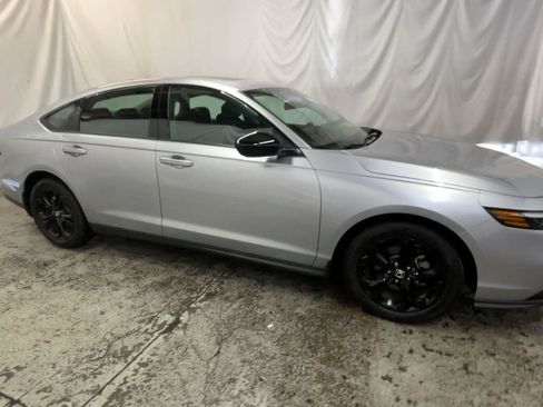 Used 2025 Honda Accord SE image 3