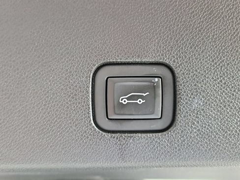 Certified 2023 Cadillac XT6 Luxury FWD image 9