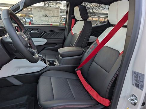 New 2026 GMC Canyon AT4X image 18