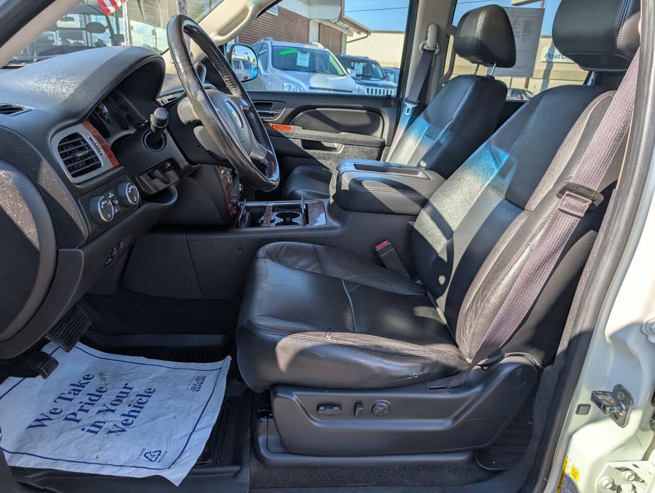 Used 2013 Chevrolet Avalanche LTZ AWD/4WD image 12