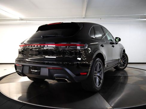 Certified 2025 Porsche Macan AWD/4WD image 7