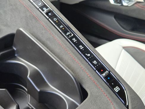 Used 2023 Chevrolet Corvette Stingray Premium Cpe w/ Z51 Performance Package image 16