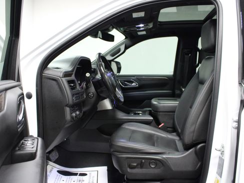 Used 2023 Chevrolet Suburban Z71 w/ Luxury Package image 12