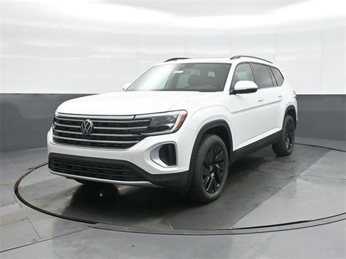 New 2026 Volkswagen Atlas SE image 3