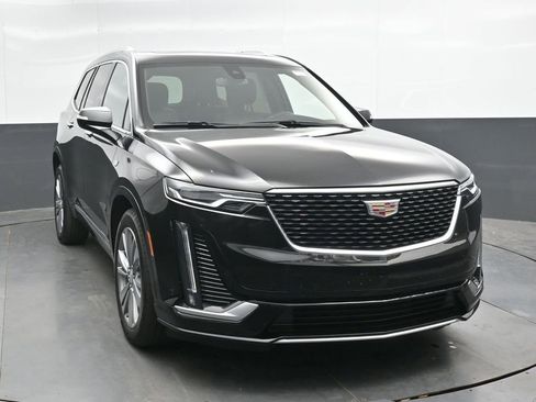 Used 2025 Cadillac XT6 Premium Luxury AWD/4WD image 5