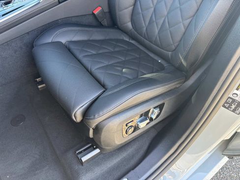 New 2026 BMW X7 xDrive40i w/ Executive Package image 19