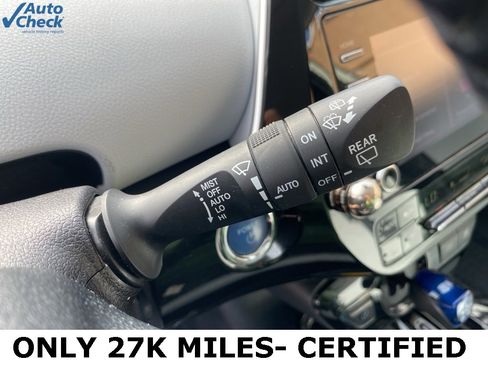 Used 2020 Toyota Prius XLE w/ Advanced Technology Package image 29