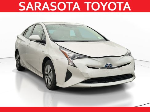 Used 2016 Toyota Prius Four image 1