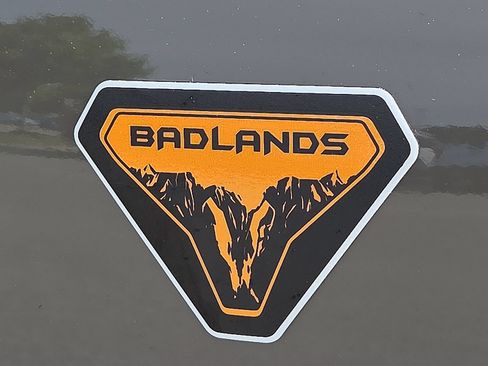 Used 2025 Ford Bronco Badlands AWD/4WD image 9