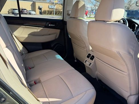 Used 2018 Subaru Outback 3.6R Limited image 17