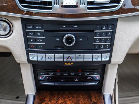 Used 2016 Mercedes-Benz E 350 4MATIC Sedan image 27