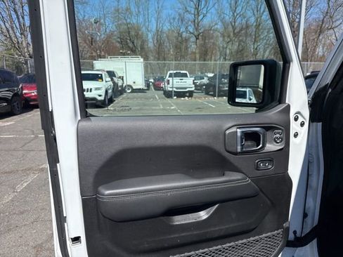 Used 2023 Jeep Wrangler Unlimited Sahara w/ Cold Weather Group image 34