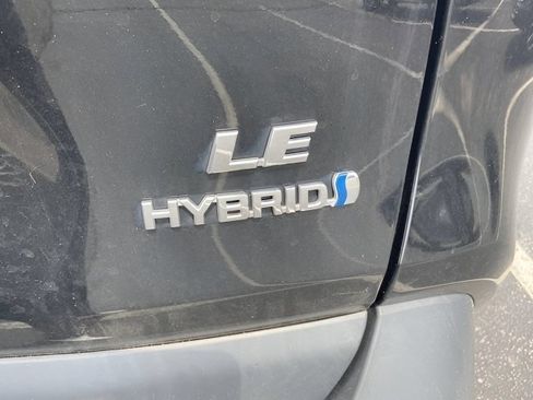 Used 2024 Toyota RAV4 LE AWD/4WD image 12