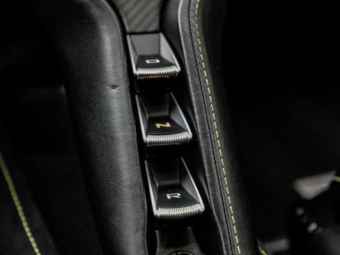 Used 2018 McLaren 720S Performance RWD image 23