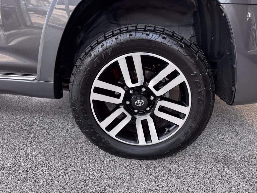 Used 2018 Toyota 4Runner Limited AWD/4WD image 10