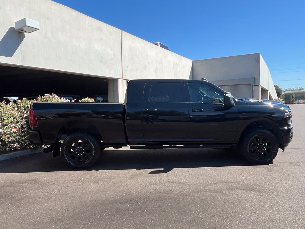 Used 2025 RAM 2500 Laramie AWD/4WD image 4