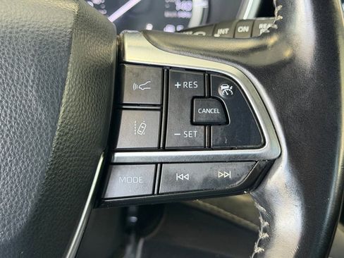 Certified 2020 Toyota Highlander XLE AWD/4WD image 26