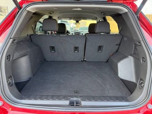 Used 2023 Chevrolet Equinox LT image 11