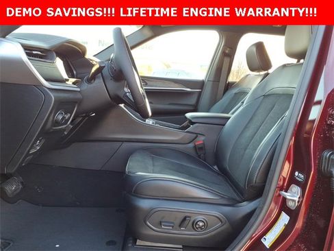 New 2026 Jeep Grand Cherokee Altitude image 13