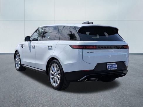 Used 2025 Land Rover Range Rover Sport SE AWD/4WD image 4