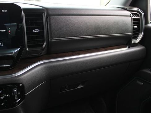 Used 2024 GMC Sierra 1500 SLT w/ SLT Premium Plus Package image 19