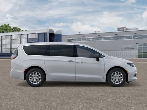 New 2026 Chrysler Voyager LX FWD image 12