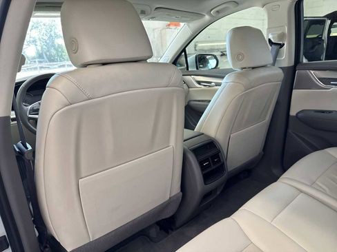 Used 2021 Cadillac XT5 Premium Luxury image 17