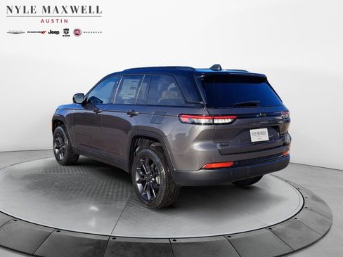 New 2025 Jeep Grand Cherokee Limited image 14