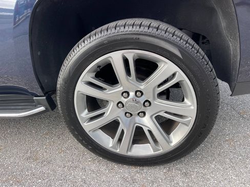 Used 2020 Cadillac Escalade Luxury RWD image 17