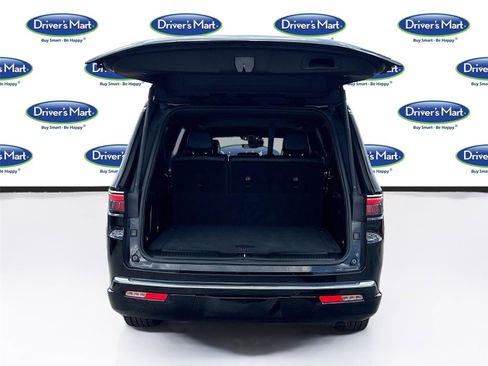 Used 2024 Jeep Wagoneer L Series II RWD image 27