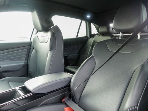 Used 2023 Volkswagen ID.4 S image 18