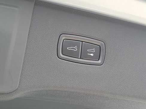 Used 2026 Porsche Cayenne AWD/4WD image 16