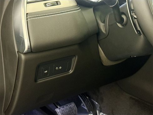 New 2025 Jaguar F-PACE R-Dynamic S image 11