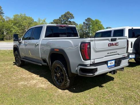 Used 2024 GMC Sierra 2500 AT4 w/ AT4 Premium Plus Package AWD/4WD image 3