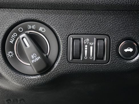 Used 2018 Chrysler 300 S w/ 300S Premium Group image 25