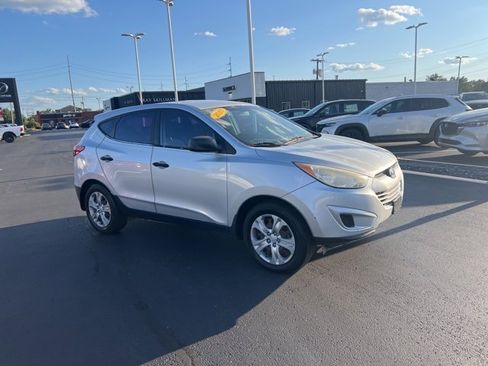 Used 2010 Hyundai Tucson GLS image 2