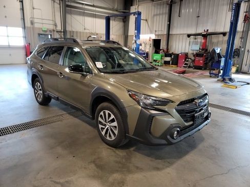 Used 2025 Subaru Outback Premium AWD/4WD image 1