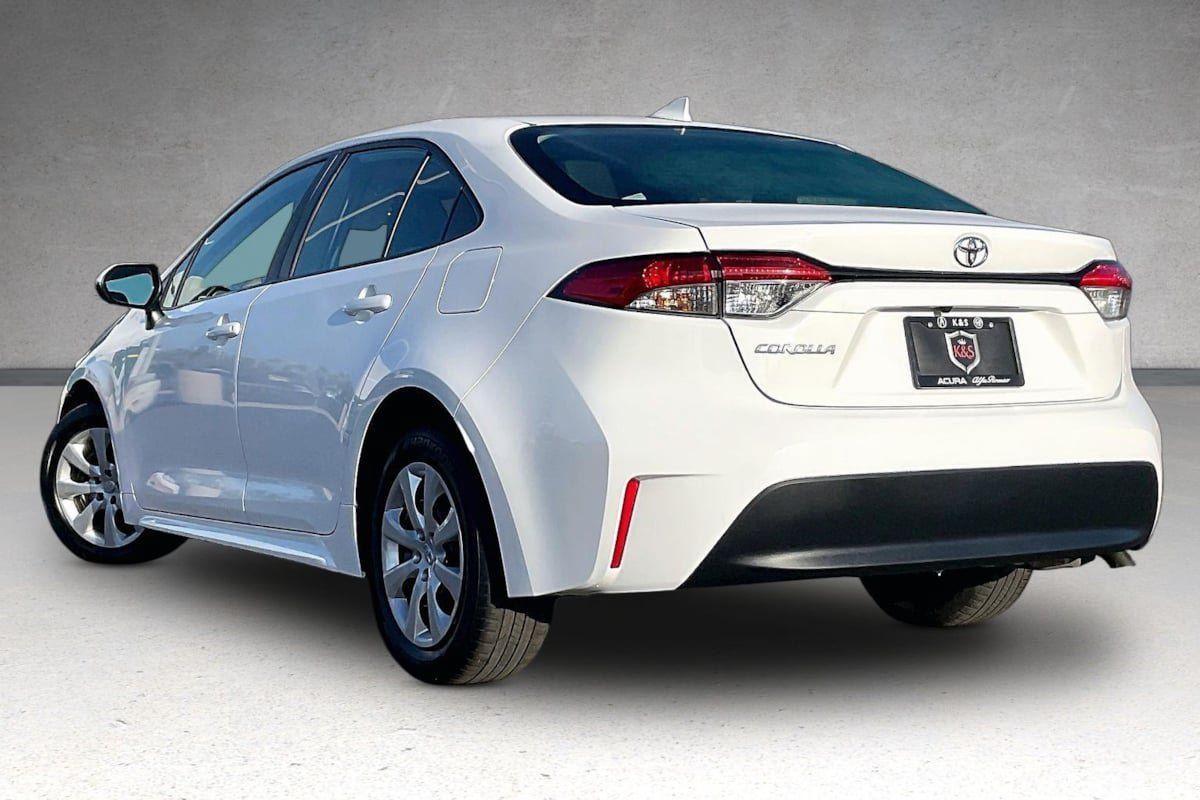 Used 2024 Toyota Corolla LE FWD image 33